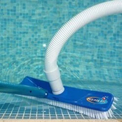 Kerlis Bodemborstel Breed Met Afzuigsysteem -Pool Technik Winkel 14021 Action2 600x600 1