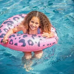 Grote Rosé Gouden Panterprint Zwemband – Swim Essentials 7 Grote Rosé Gouden Panterprint Zwemband – Swim Essentials -Pool Technik Winkel Panter Zwemband Roze Vlekken 7